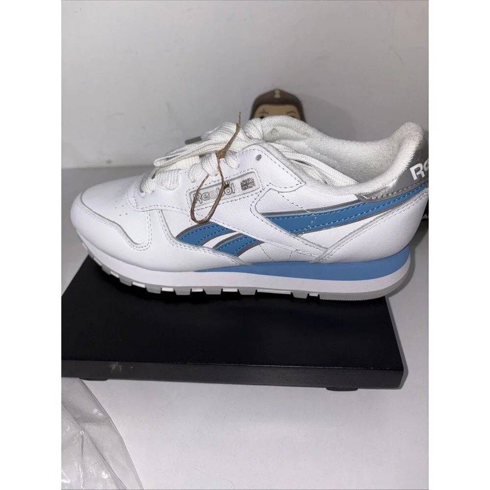 Ladies Reebok Classic 7.5 Unapologetically Angel Revolve‎ New